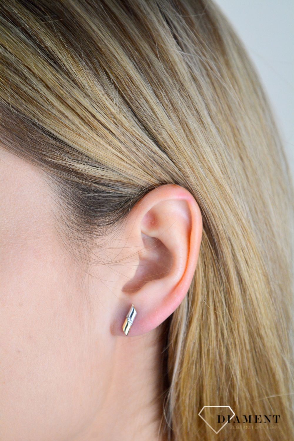 Złote kolczyki damskie 375 klasyczne proste wkrętki KL 7343 375.jpg